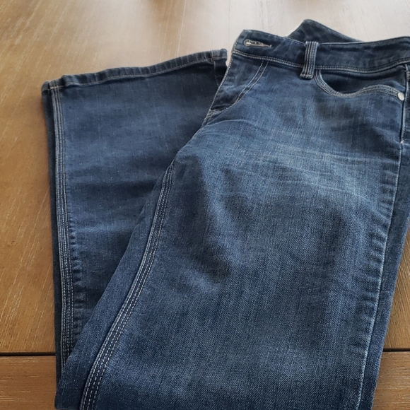 WHITE HOUSE BLACK MARKET  JEANS - Picture 9 of 9